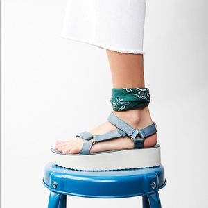 Teva Leather Flatform